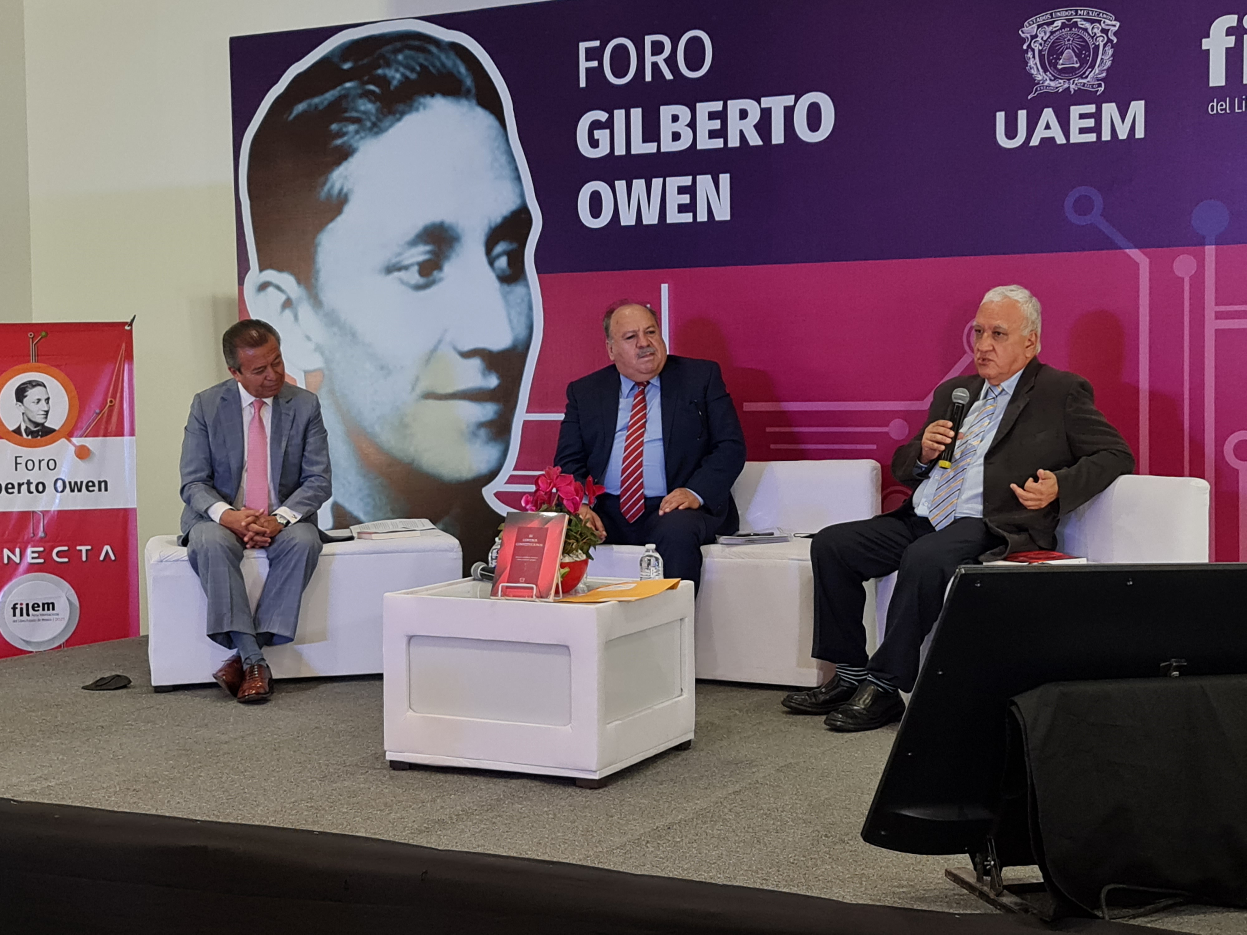 México no puede ir contra el ciclo de la historia; el equilibrio de poderes evita el absolutismo: César Camacho